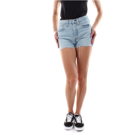 Sz30 Levi’s 501 Denim shorts Light Wash, Frayed hem, Button Fly EUC - Picture 3 of 10